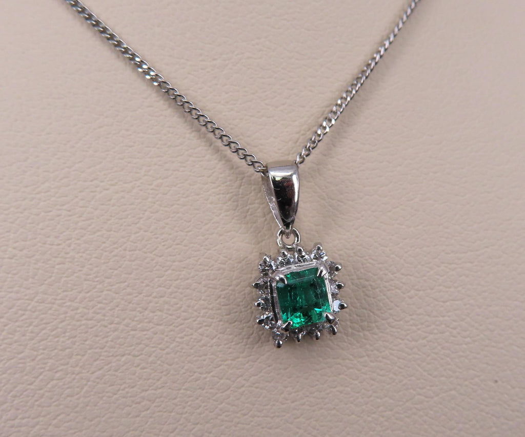 Vintage 0.30ct Colombian Emerald 0.18ct Diamond Platinum Chain Necklace