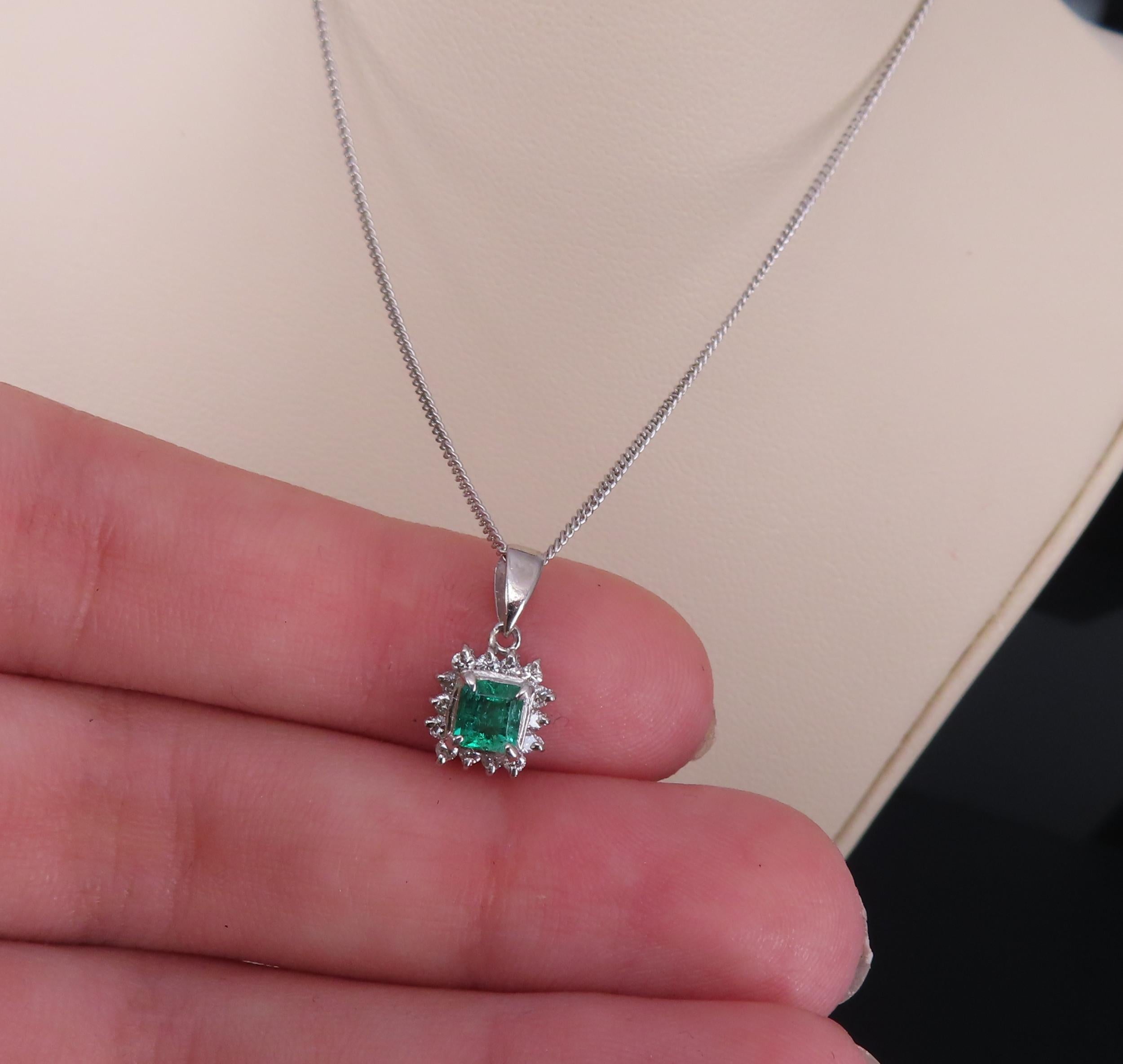 Vintage 0.30ct Colombian Emerald 0.18ct Diamond Platinum Chain Necklace