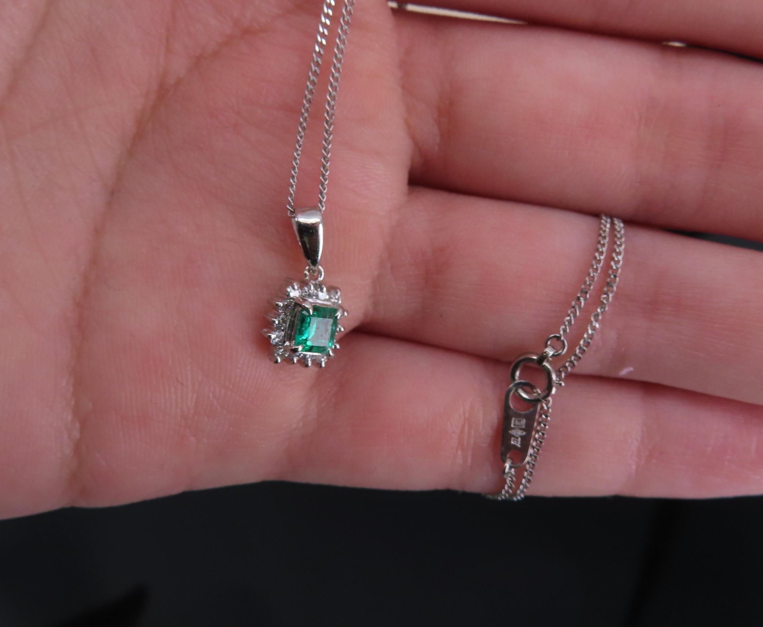 Vintage 0.30ct Colombian Emerald 0.18ct Diamond Platinum Chain Necklace