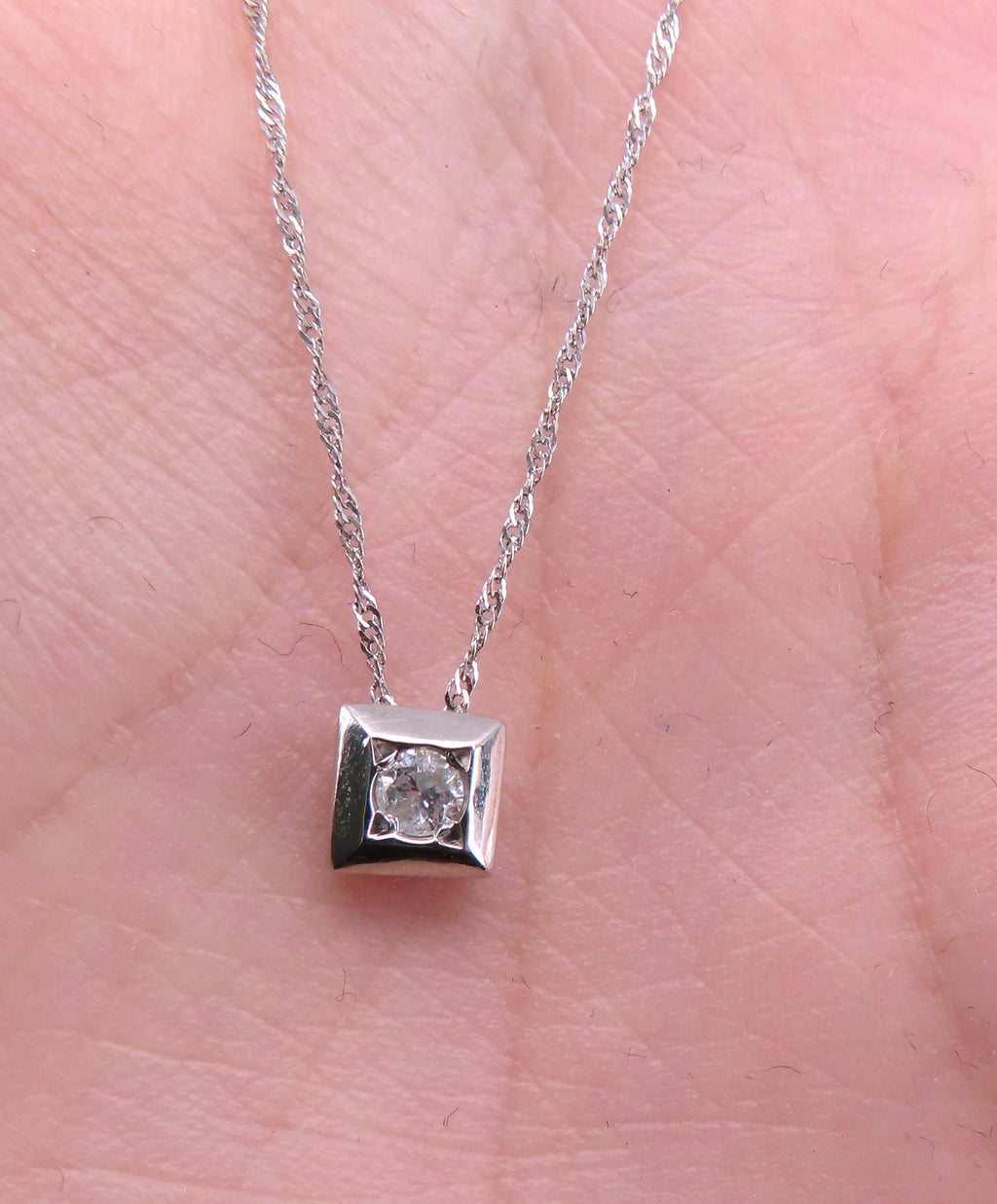 Vintage 0.10ct Round Natural Diamond Platinum Box Pendant Chain Necklace