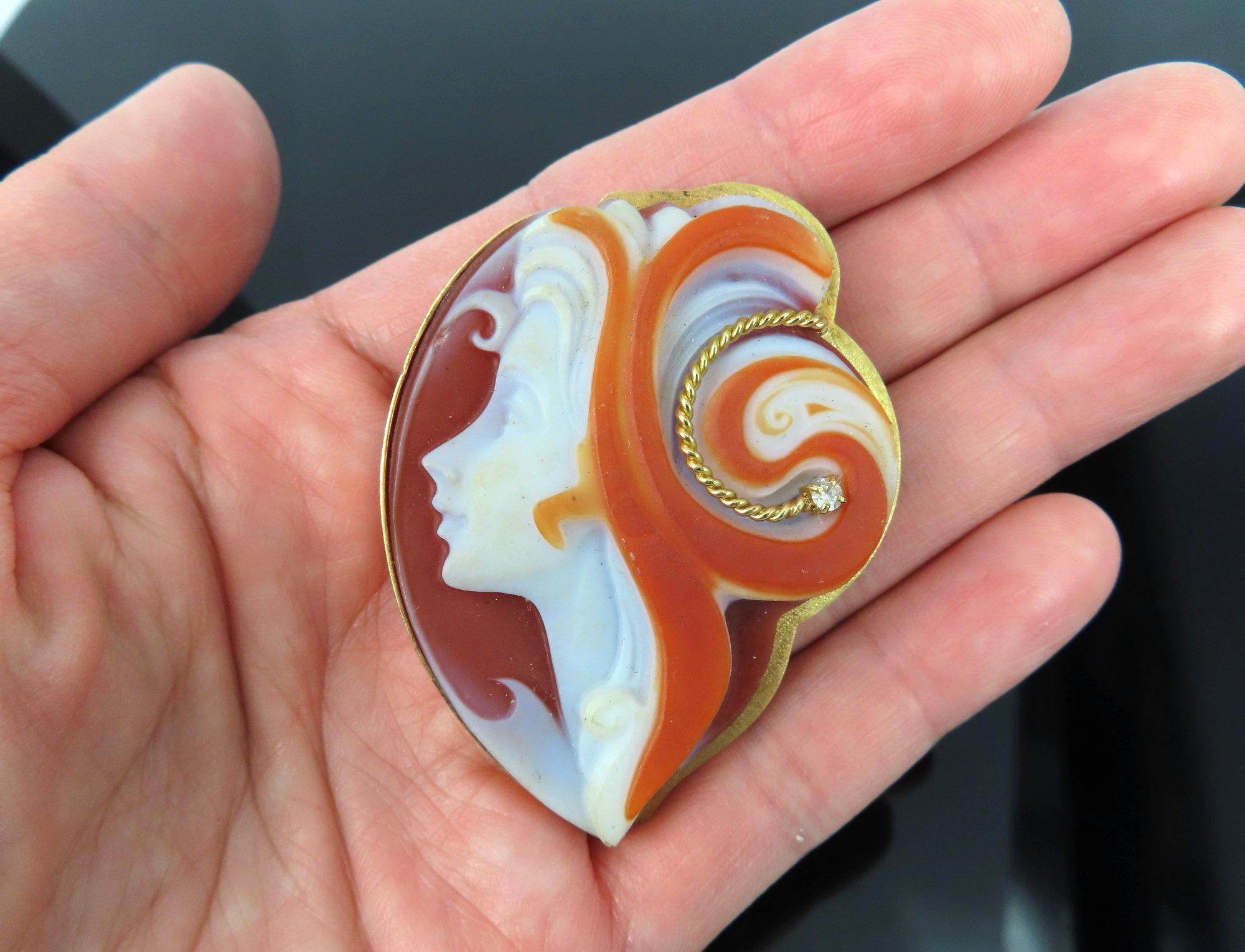 Vintage 0.03ct Diamond & Agate 18K Yellow Gold Cameo Pendant Brooch