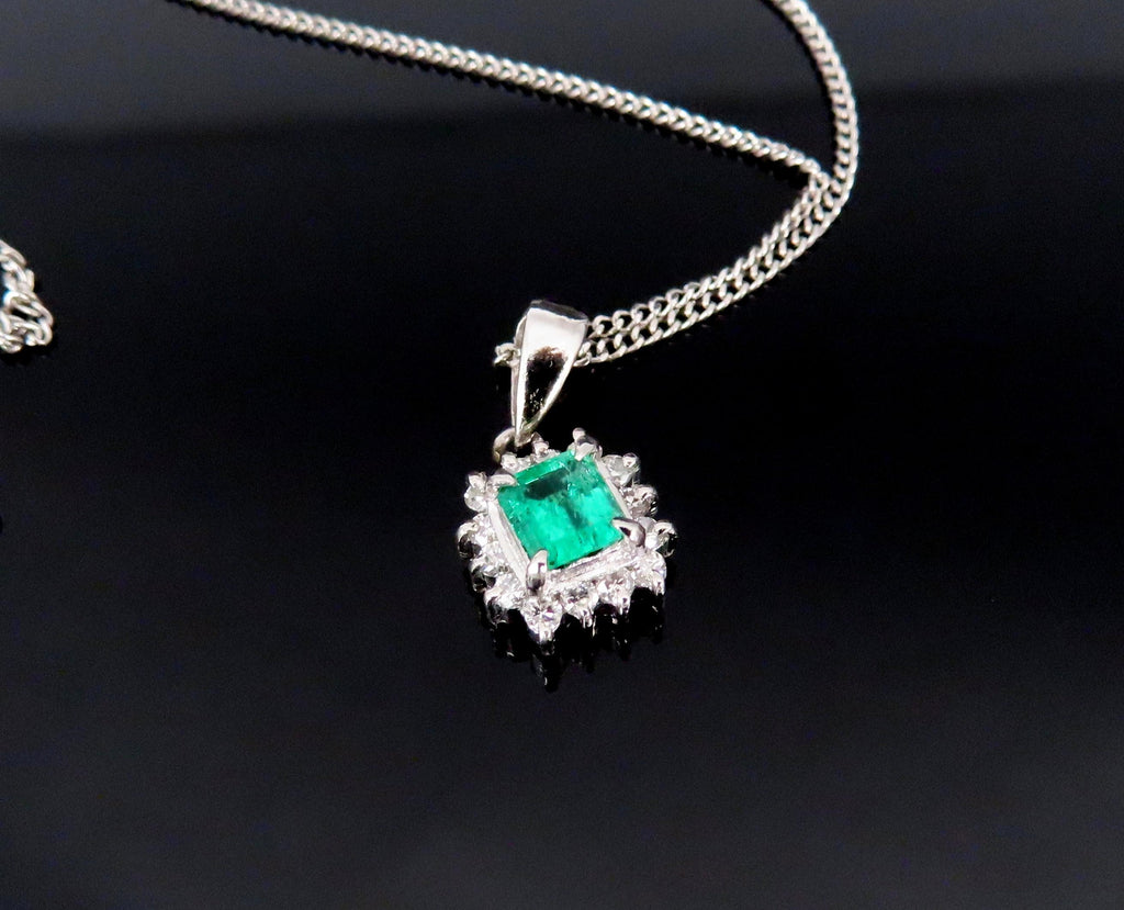 Vintage 0.30ct Colombian Emerald 0.18ct Diamond Platinum Chain Necklace