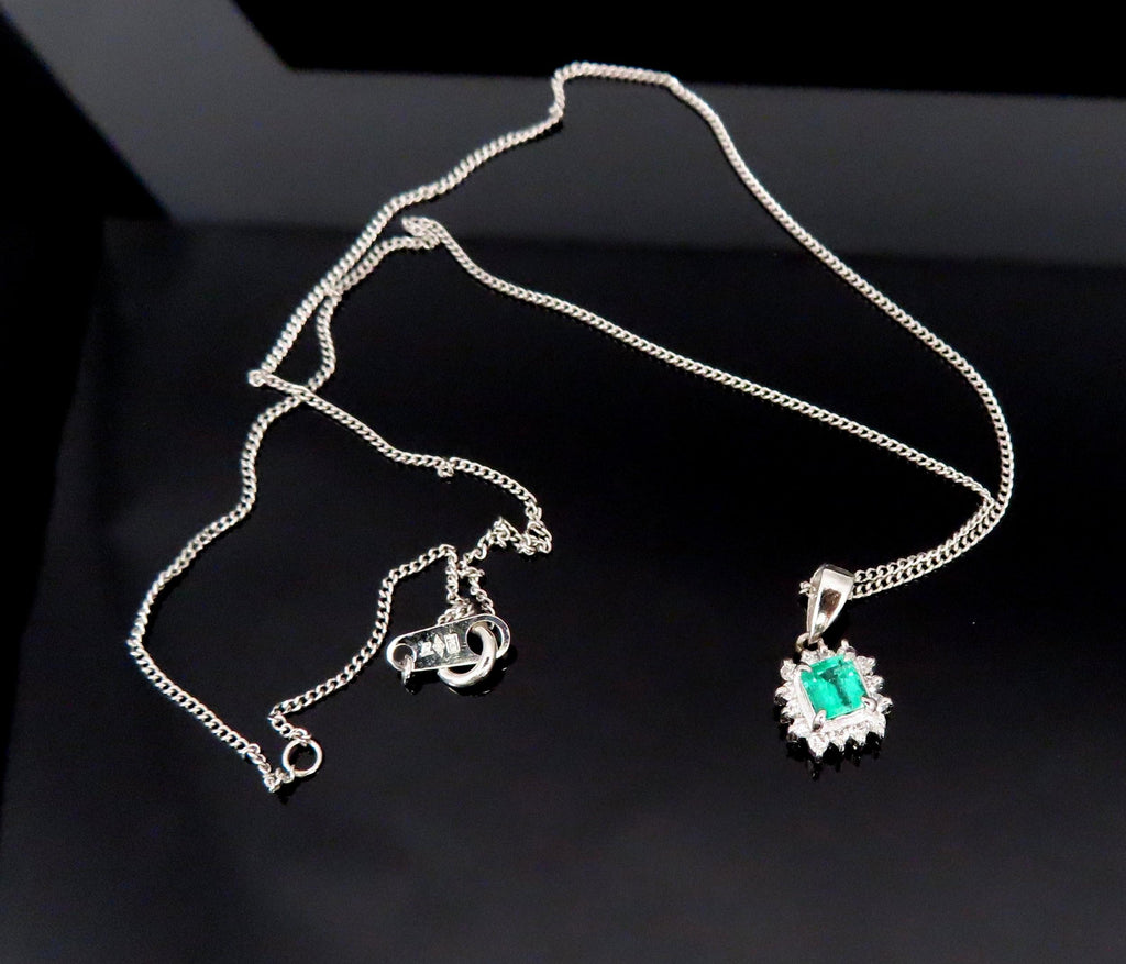 Vintage 0.30ct Colombian Emerald 0.18ct Diamond Platinum Chain Necklace