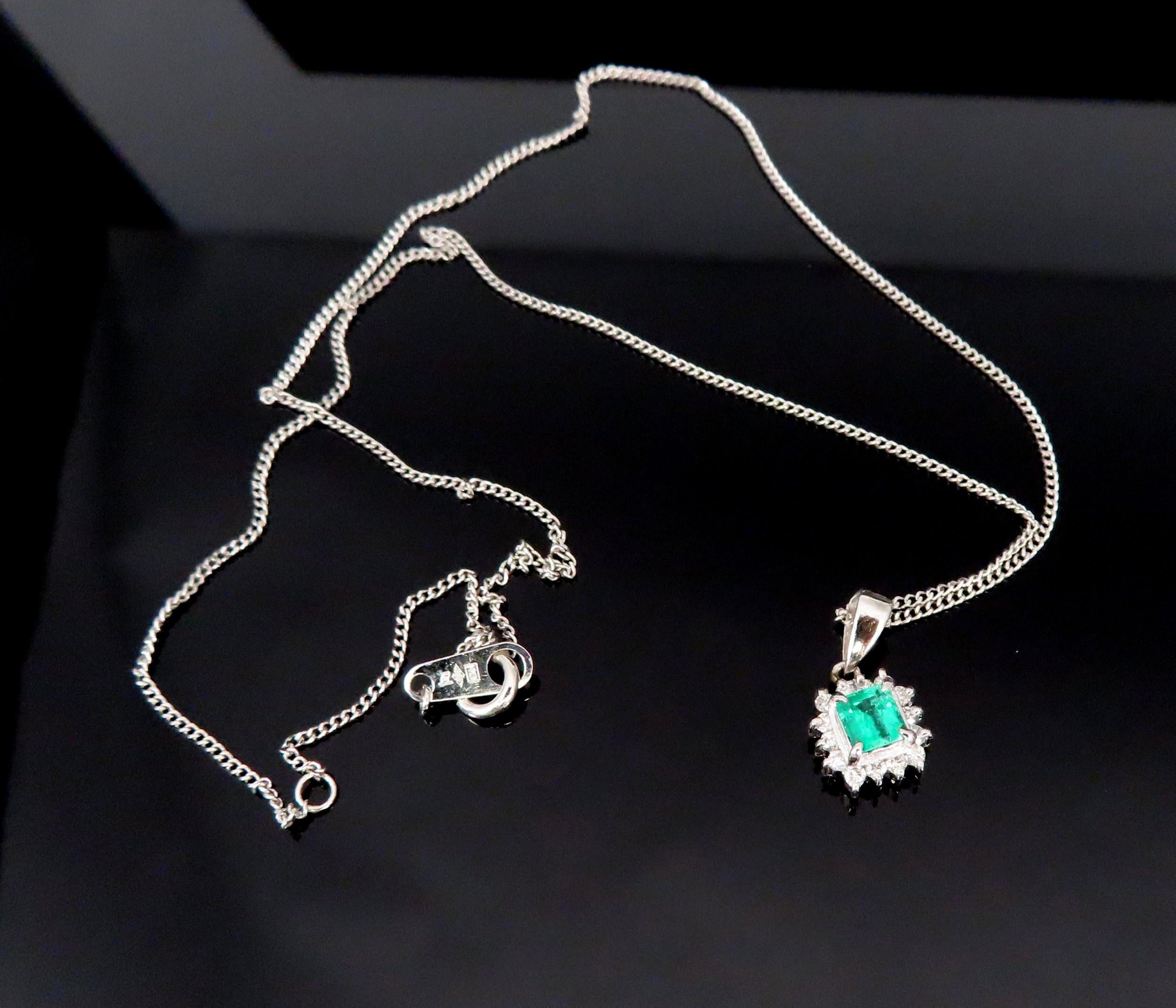 Vintage 0.30ct Colombian Emerald 0.18ct Diamond Platinum Chain Necklace