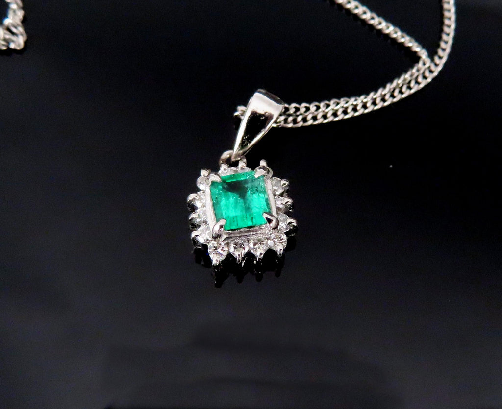 Vintage 0.30ct Colombian Emerald 0.18ct Diamond Platinum Chain Necklace