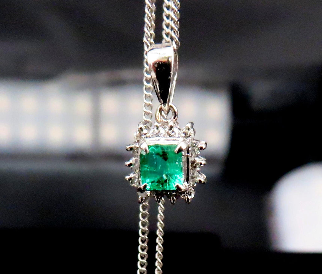 Vintage 0.30ct Colombian Emerald 0.18ct Diamond Platinum Chain Necklace