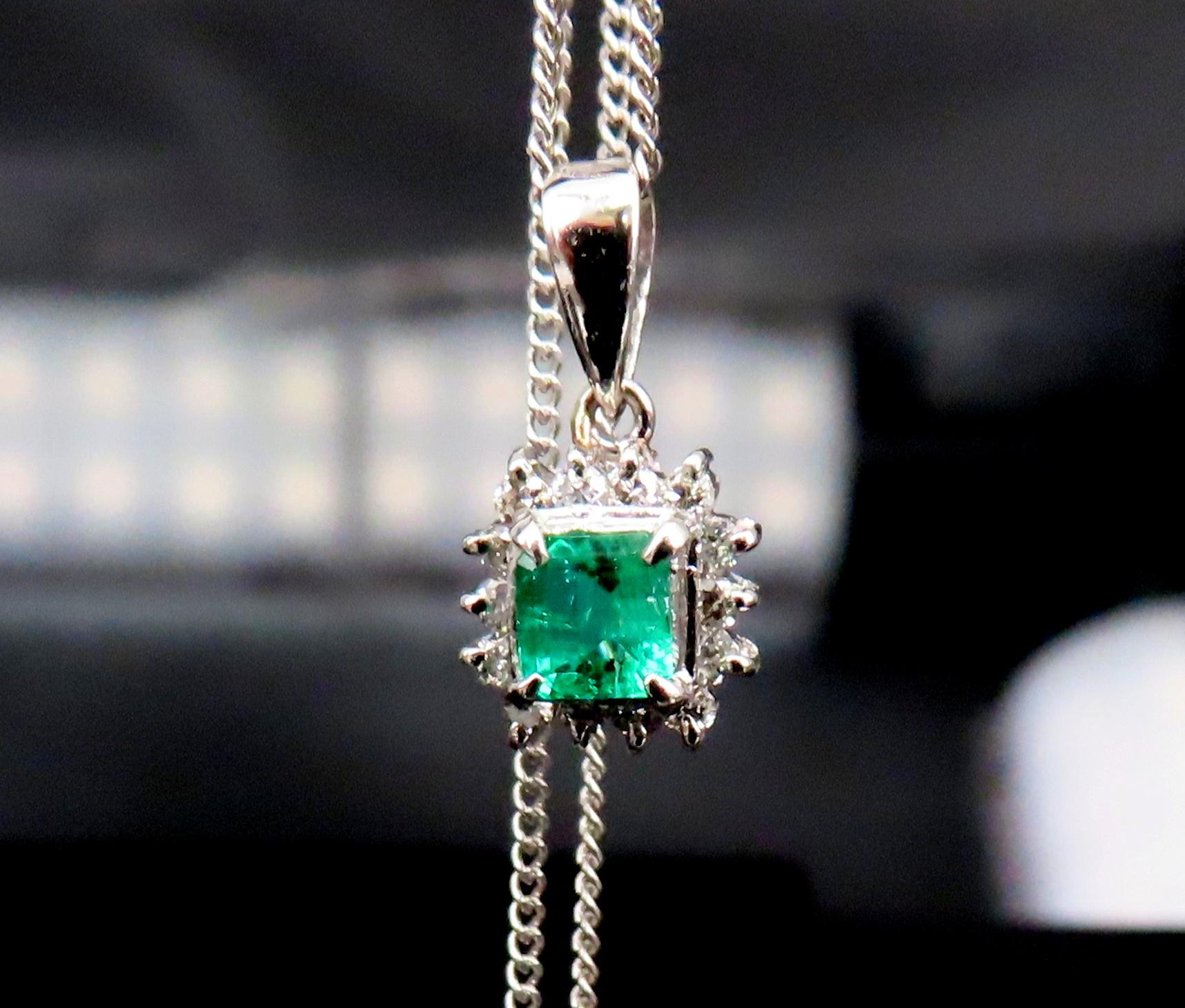 Vintage 0.30ct Colombian Emerald 0.18ct Diamond Platinum Chain Necklace