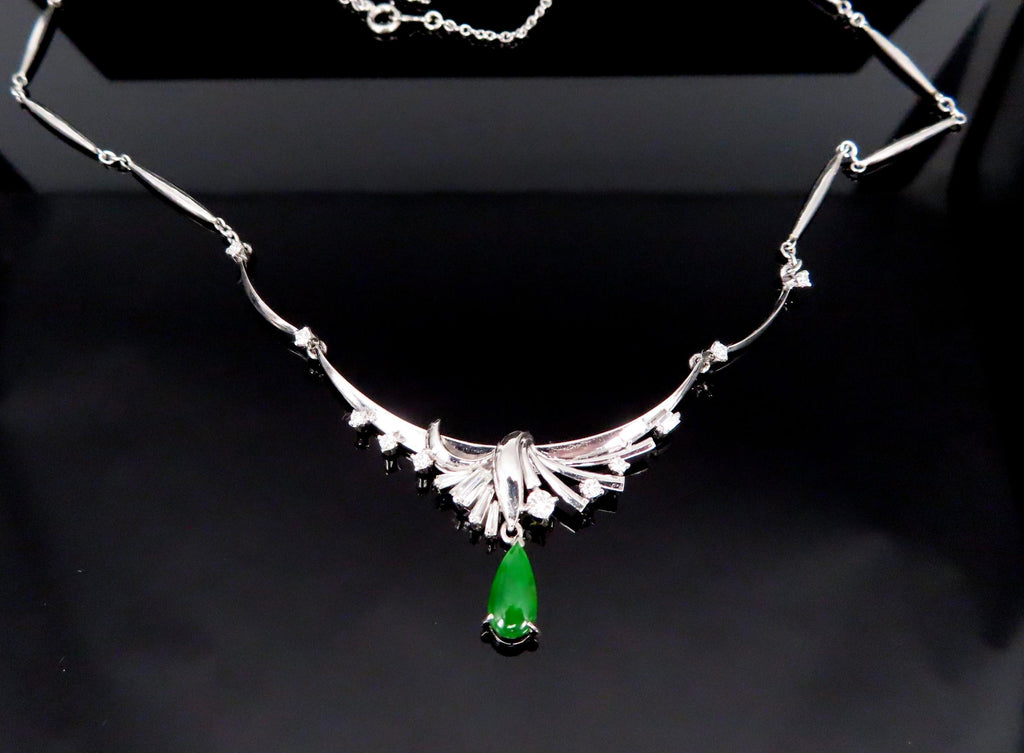 Vintage 0.75 Green Jadeite Jade 0.50ct Diamond Platinum Necklace
