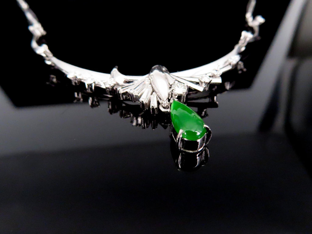 Vintage 0.75 Green Jadeite Jade 0.50ct Diamond Platinum Necklace