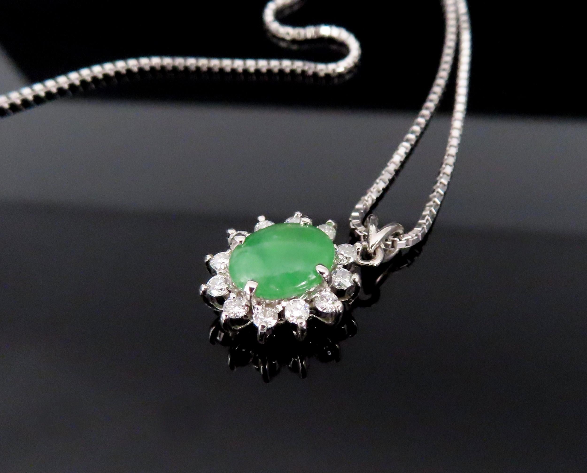 Vintage 1.13ct Natural Green Jadeite Jade 0.26ct Diamond Platinum Necklace