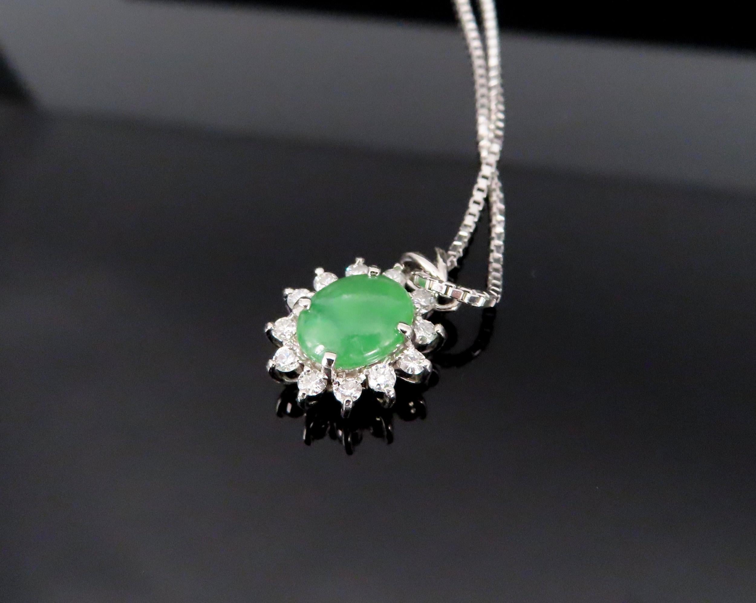 Vintage 1.13ct Natural Green Jadeite Jade 0.26ct Diamond Platinum Necklace
