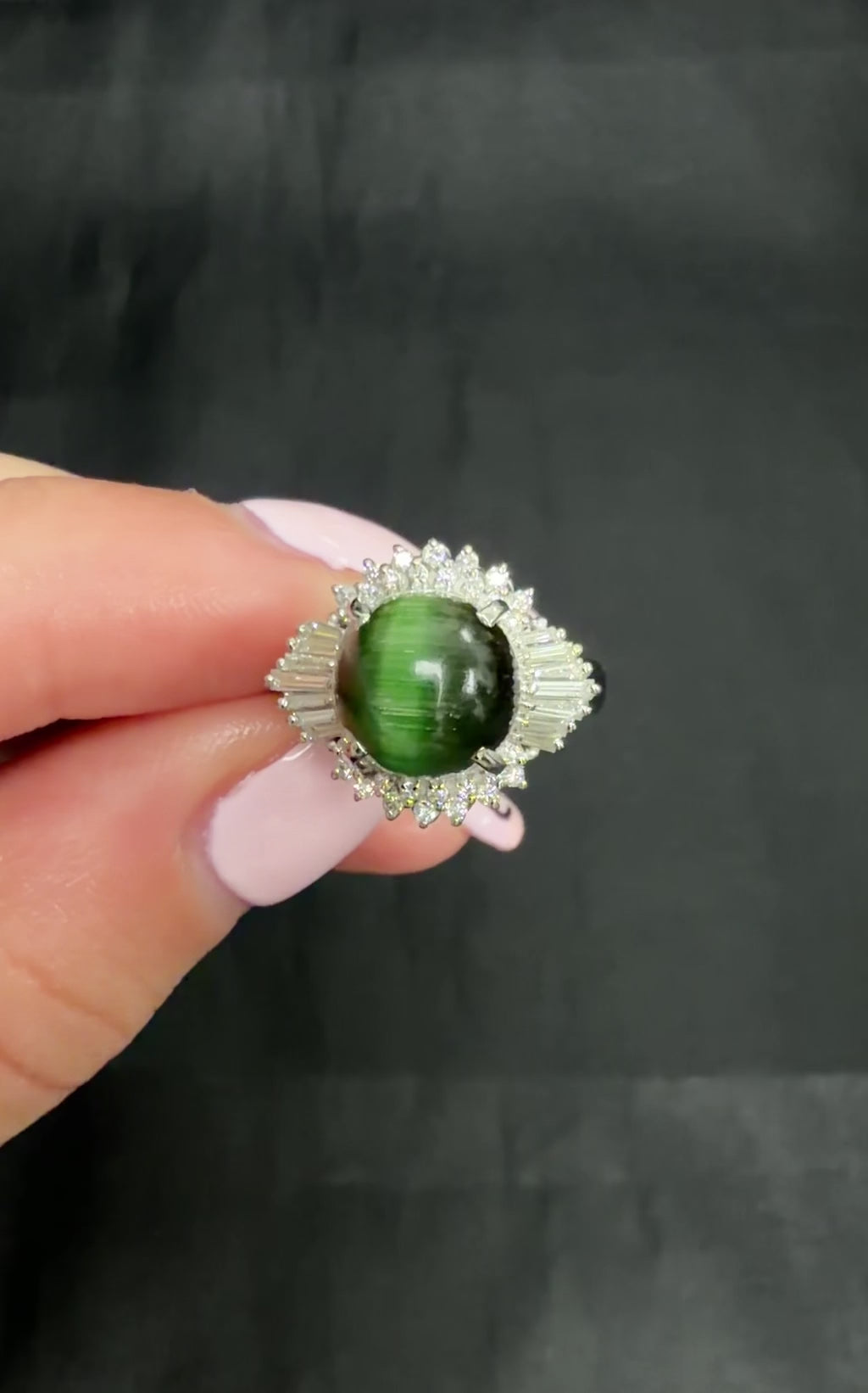 Vintage 4.02ct Cats Eye Green Tourmaline & 0.50ct Diamond Platinum Ring Size 5.5