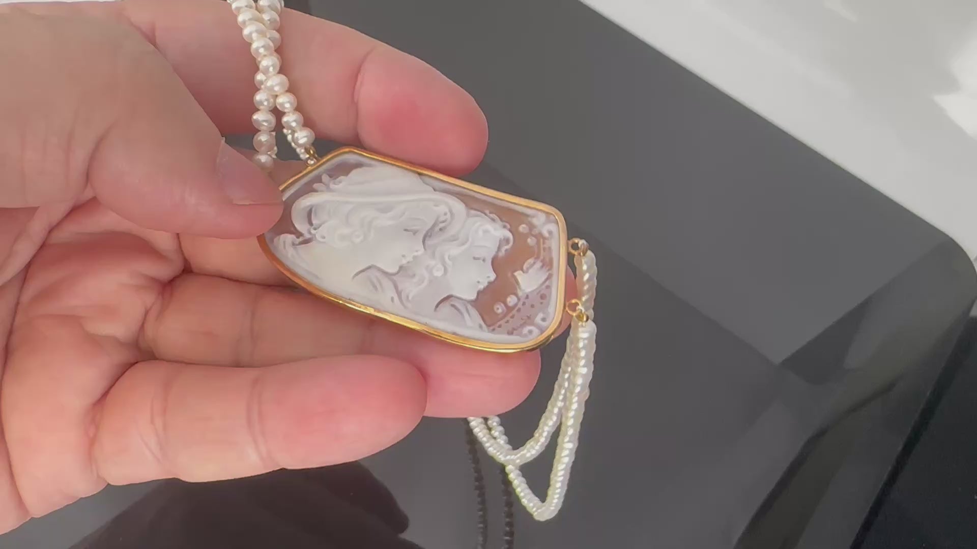 Vintage 50x26mm Hand Carved Shell Cameo & Pearl 18K Yellow Gold Necklace 19.9g