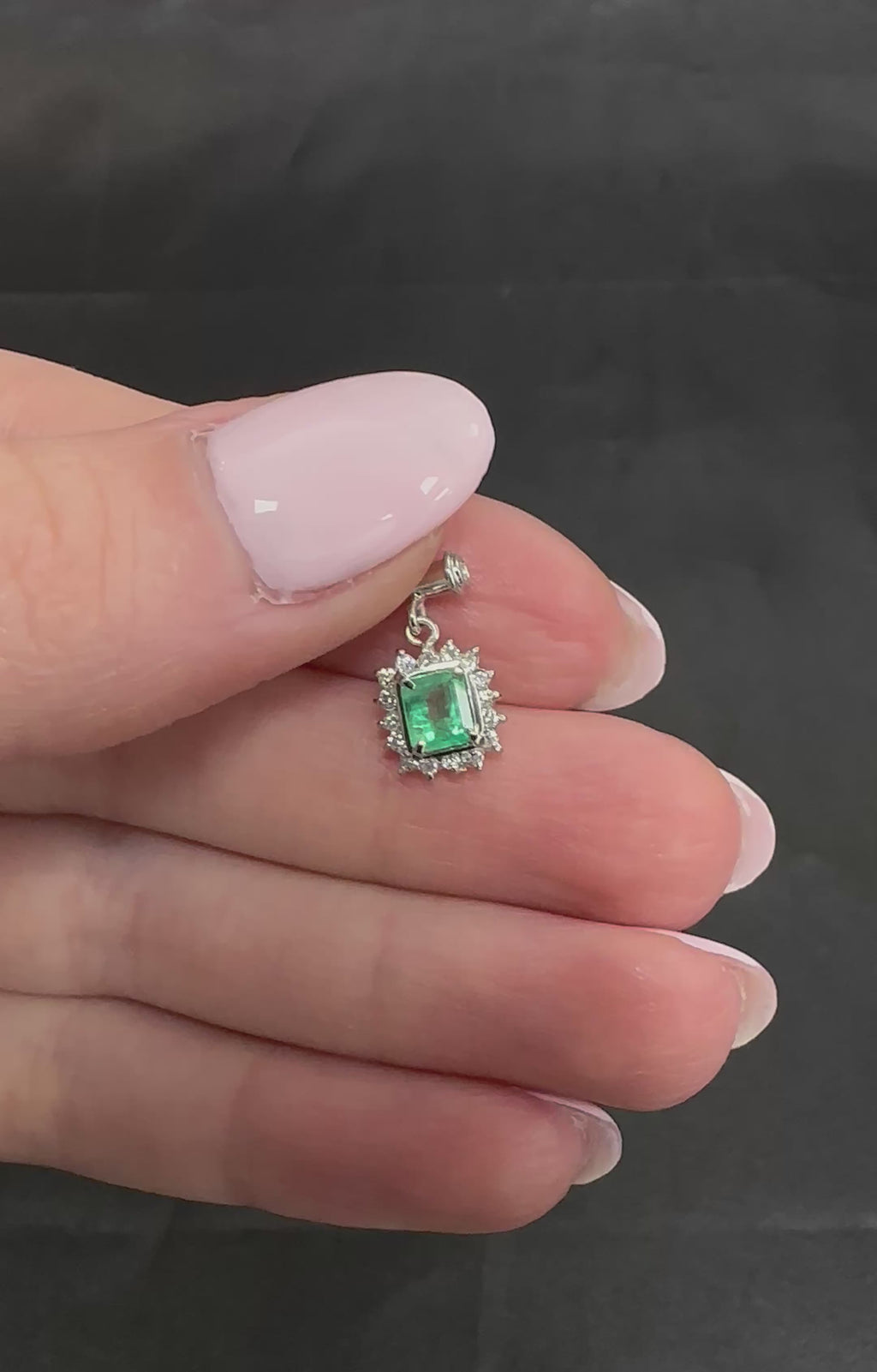 Fine Vintage 0.47 Colombian Emerald & 0.16 Diamond Platinum Pendant 2.0 Grams