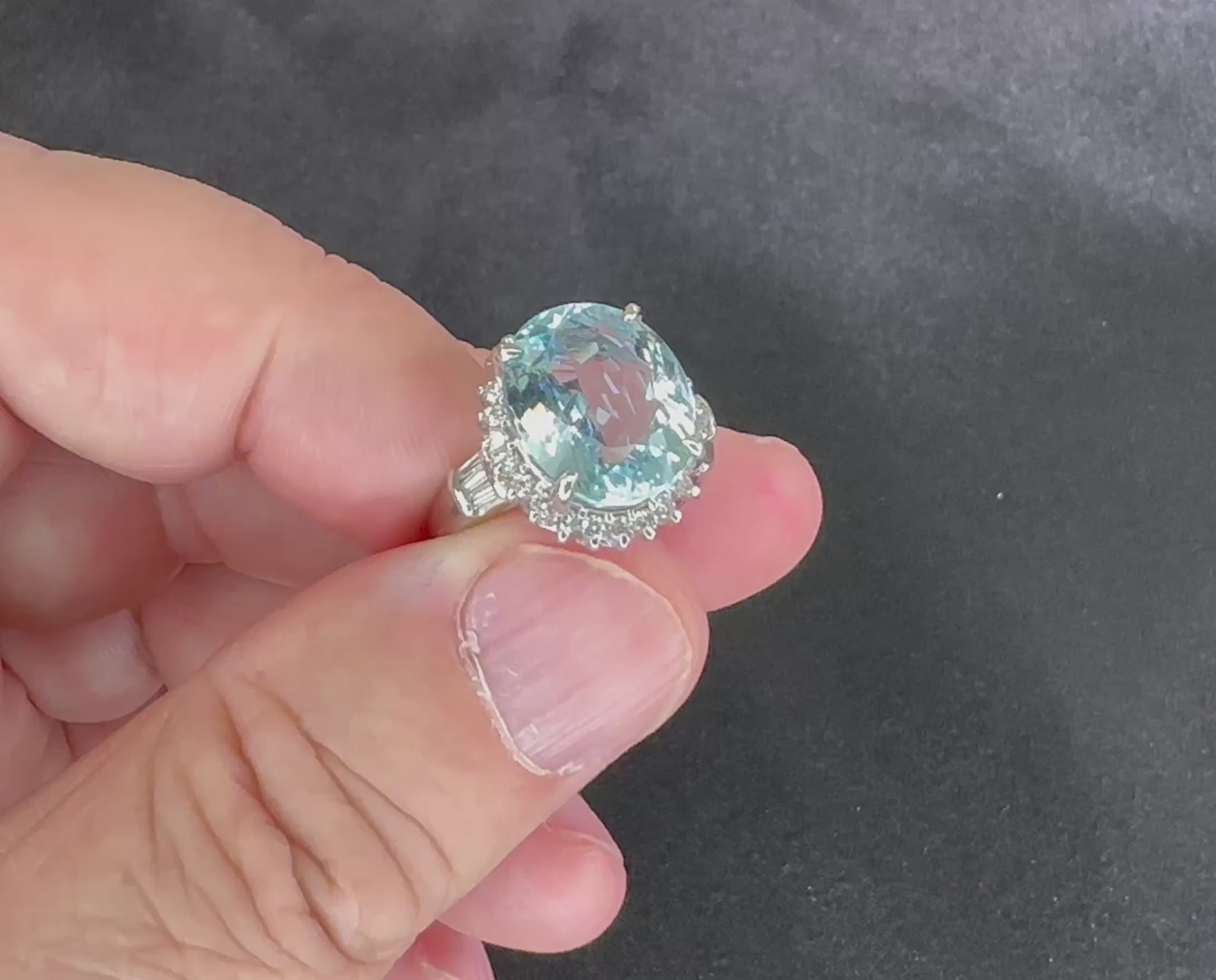Vintage 5.80ct Natural Aquamarine & 0.41ct Diamond Platinum Ring Size 6.5