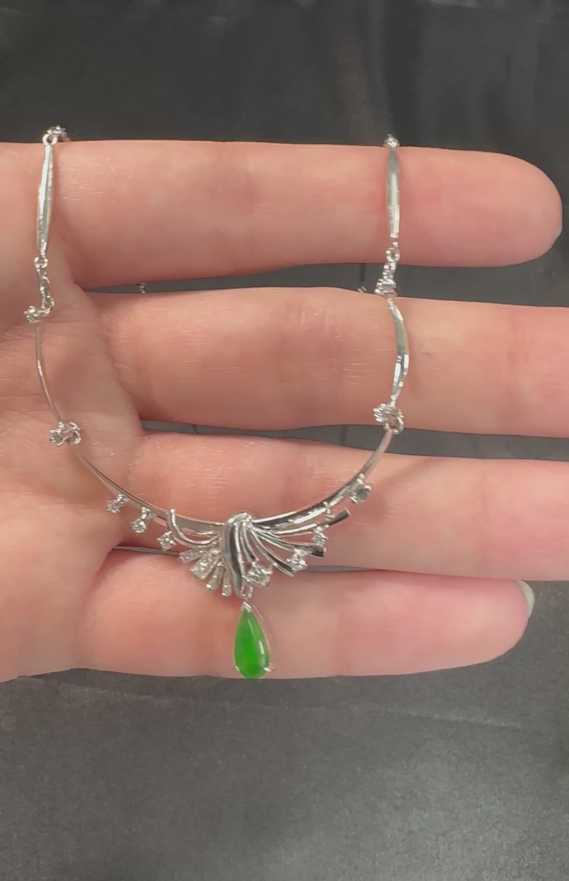 Vintage 0.75 Green Jadeite Jade 0.50ct Diamond Platinum Necklace