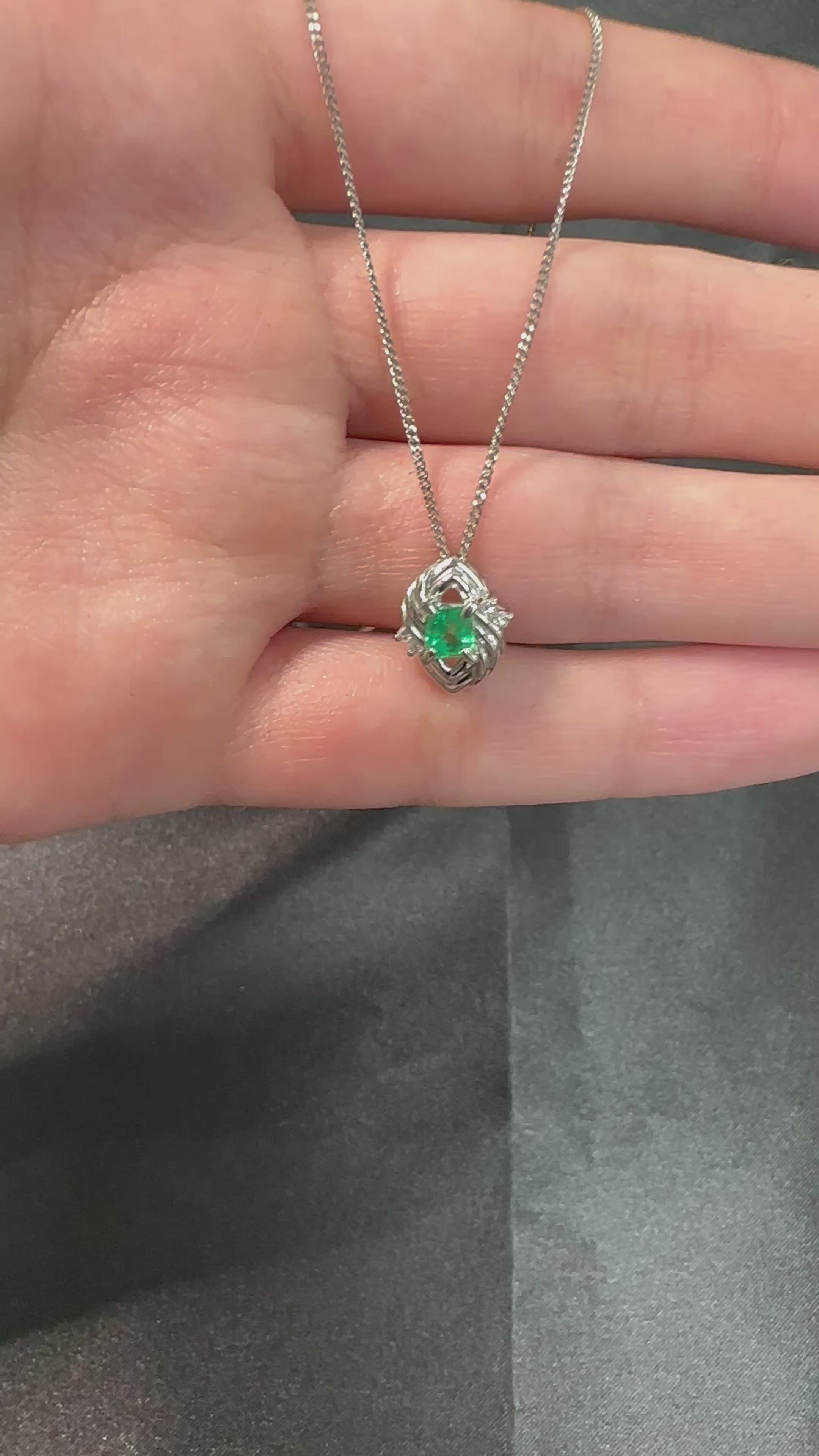Vintage 0.30ct Colombian Emerald & 0.04ct Diamond Platinum 16 Inch Necklace