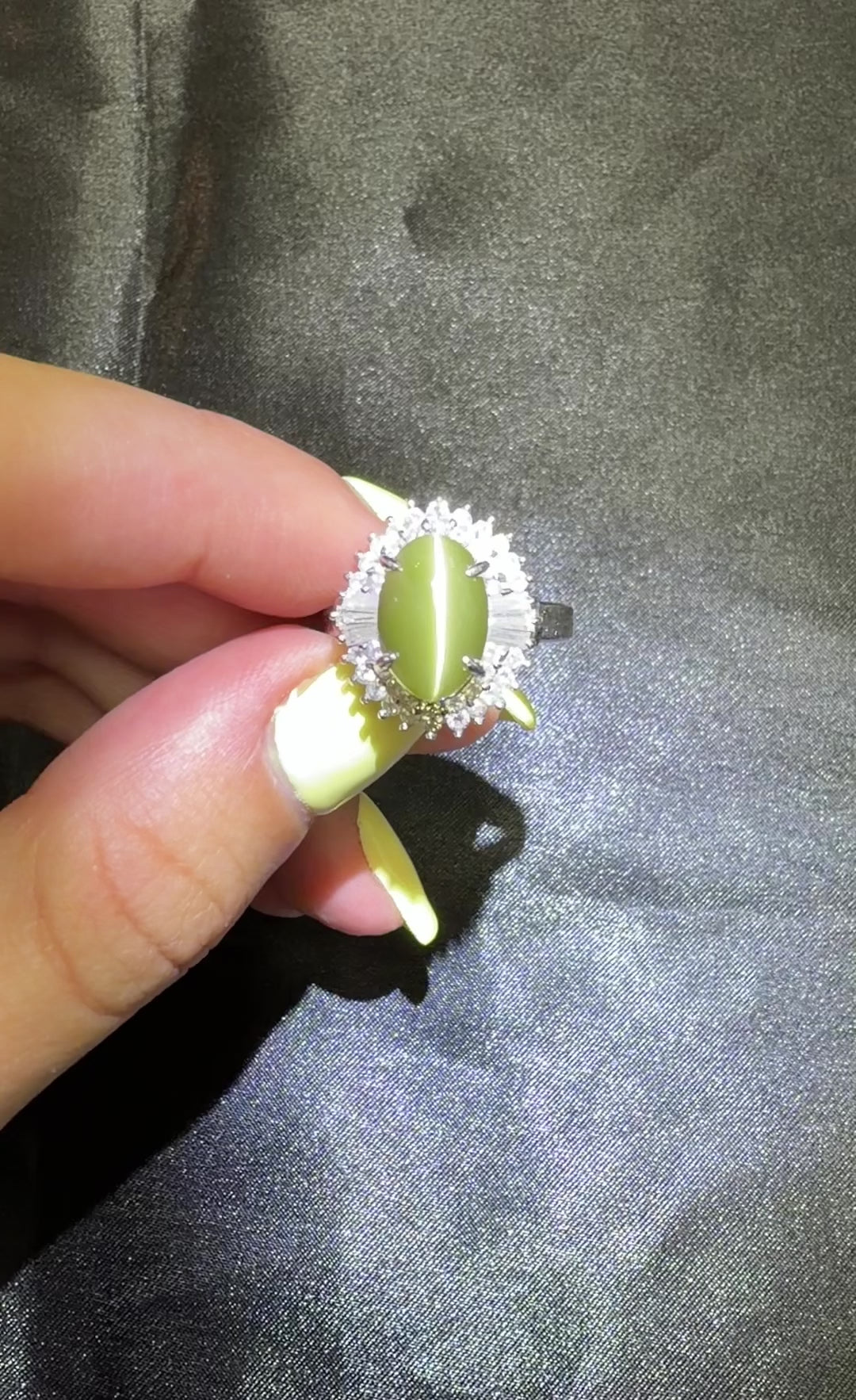 Vintage 5.33ct GIA Chrysoberyl Cat's Eye & 0.90ct Diamond Platinum Ring Size 7.5
